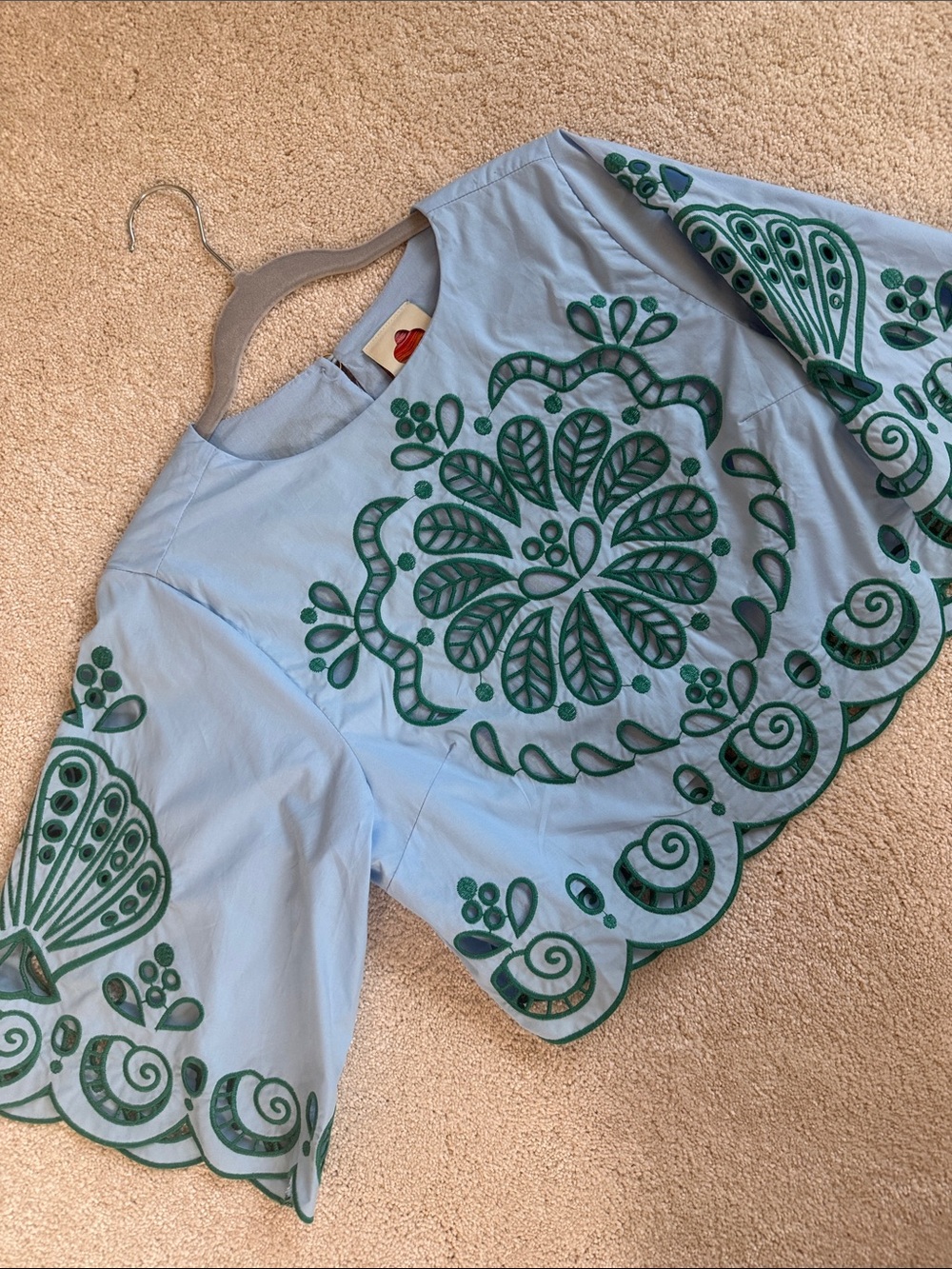 NWOT FARM RIO SHIRT Blue Embroidered Top SCALLOPED ACCENT SEASHELLS S - Picture 2 of 6